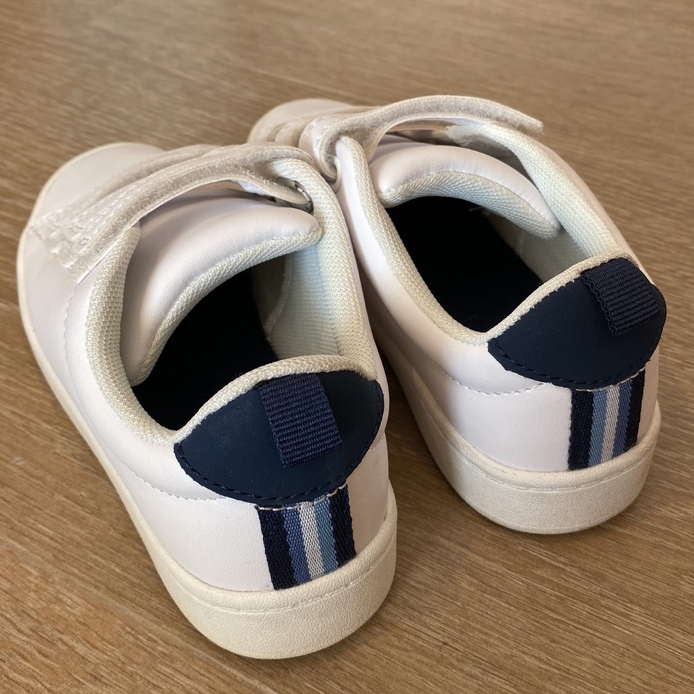 H & M white sneakers with 3 Velcro straps, size 11.5 - Picture 4 of 7
